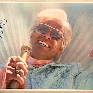 Póster de Walton Goggins firmado por The Righteous Gemstones Baby Billy de 11 x 17 con certificación HOLOGRAMA