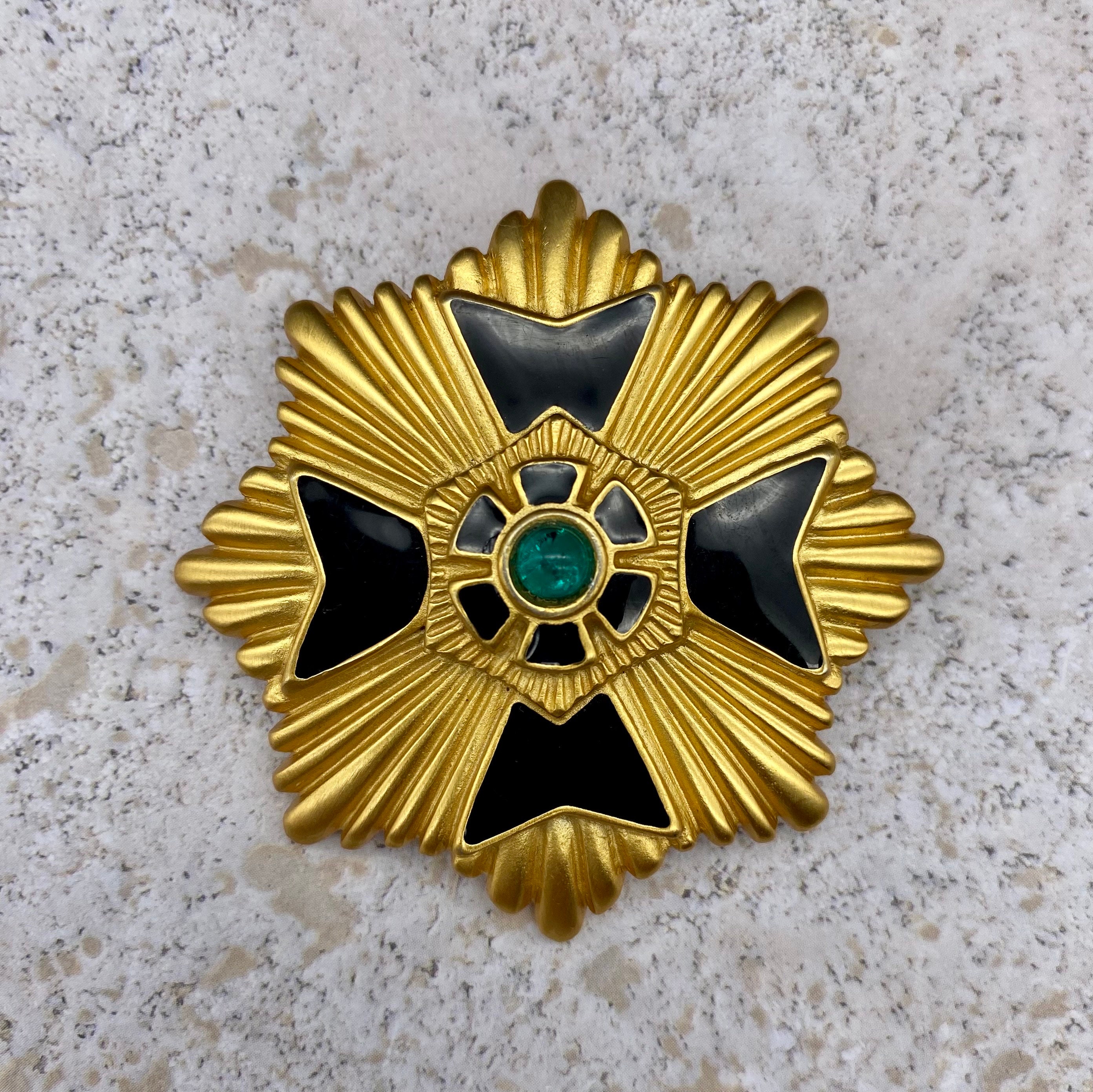 Broche Émaillée En Forme De Croix Maltaise En Lucite Avec