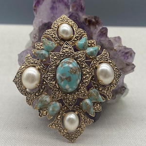 Sarah Coventry Gold Tone Faux Turquoise And Pearls Brooch Pin