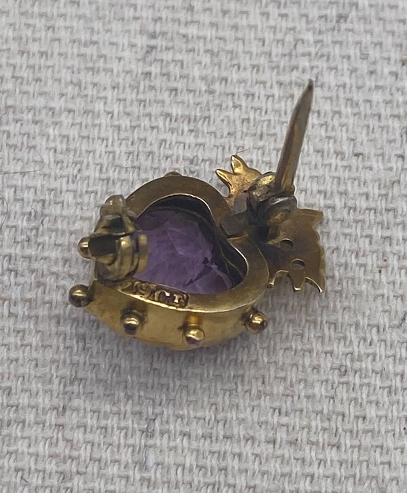 Kronad hjärtnål Vintage 9 karat gult guld och ametist skotsk nål Vintage smycken bild 6