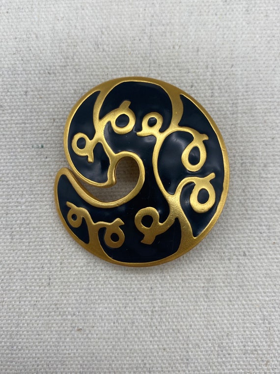 Anne Klein Brooch Pin Swirl Black Enamel Matte Gold Tone Brooch Pin View 2