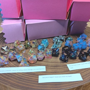 バレンタイン ダイスクラッカー：シャープエッジ樹脂製ダイス7個セット