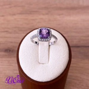 1.5 Carat Real Amethyst Ring, Cushion Cut  from pure 952 Sterling Silver, Stamped