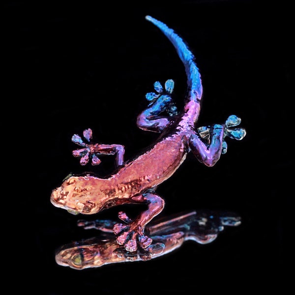 Pendentif Gecko / collier lézard / collier de salamandre / charme lézard argenté / pendentif avec peridot / lézard broche de salamandre rouge