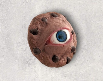 All seeing cookie magnet