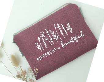 Make-up bag berry (M), flower meadow with lettering "Different is Beautiful", cosmetic bags, make-up bags, make-up bags flowers