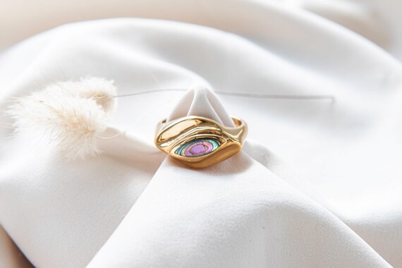 Mother of pearl ring / bronze / brass / gold look… - image 1