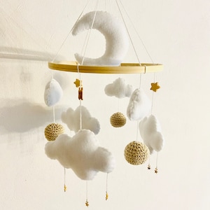 Baby Mobile Wolken Neutral Bild 1