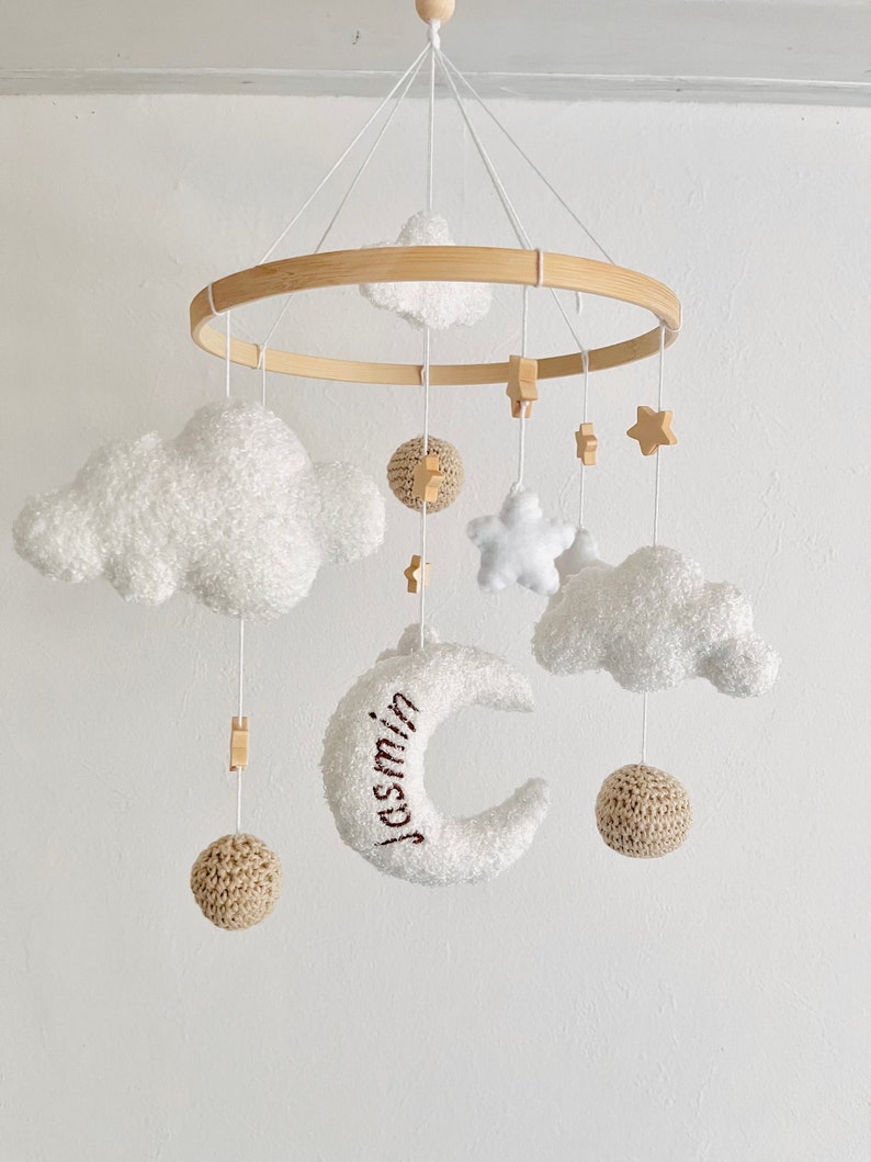 Personalisierte Boucle Baby Mobile Wolken Weiß/Beige Bild 7