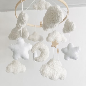 Baby Mobile Wolken Boucle/Teddystoff Ecru/Weiß Bild 1