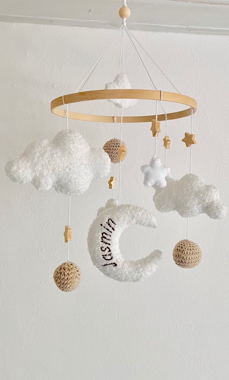 Personalisierte Boucle Baby Mobile Wolken Weiß/Beige Bild 1