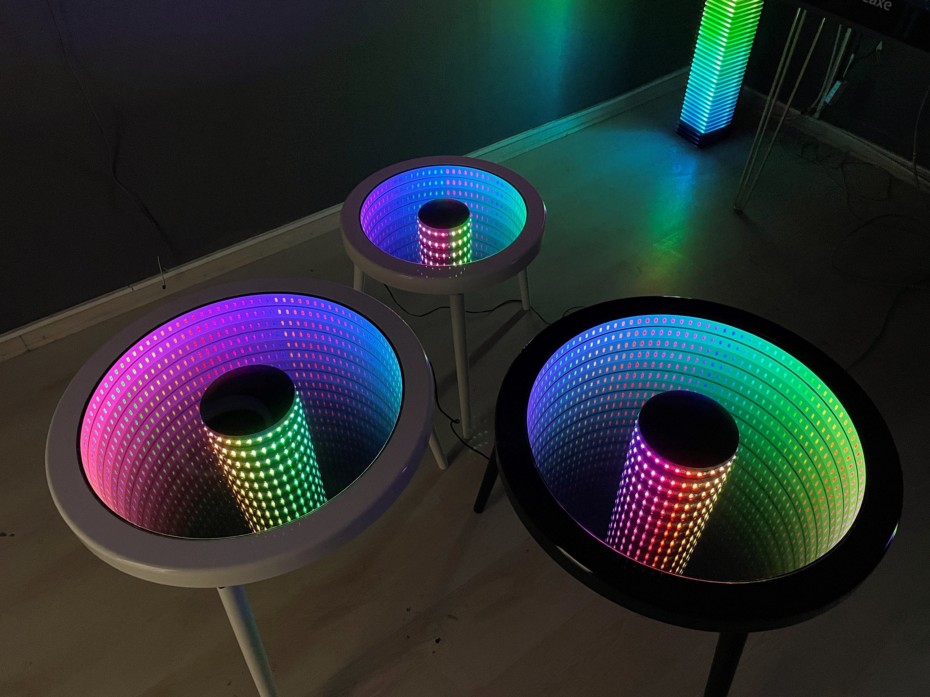 インフィニティミラーコーヒーテーブル、LEDライトテーブル、木製