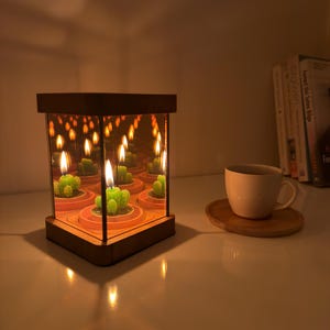 Ljusstake i trä med infinityspegel, bokträ, valnötsfinish, sovrumsinredning