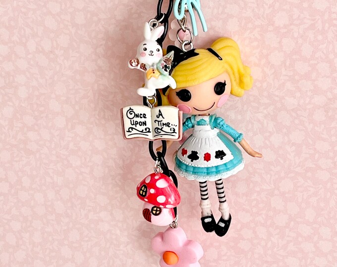 Alice & Mad Hatter Pewter Keychain Alice In Wonderland Gift - Foto 11