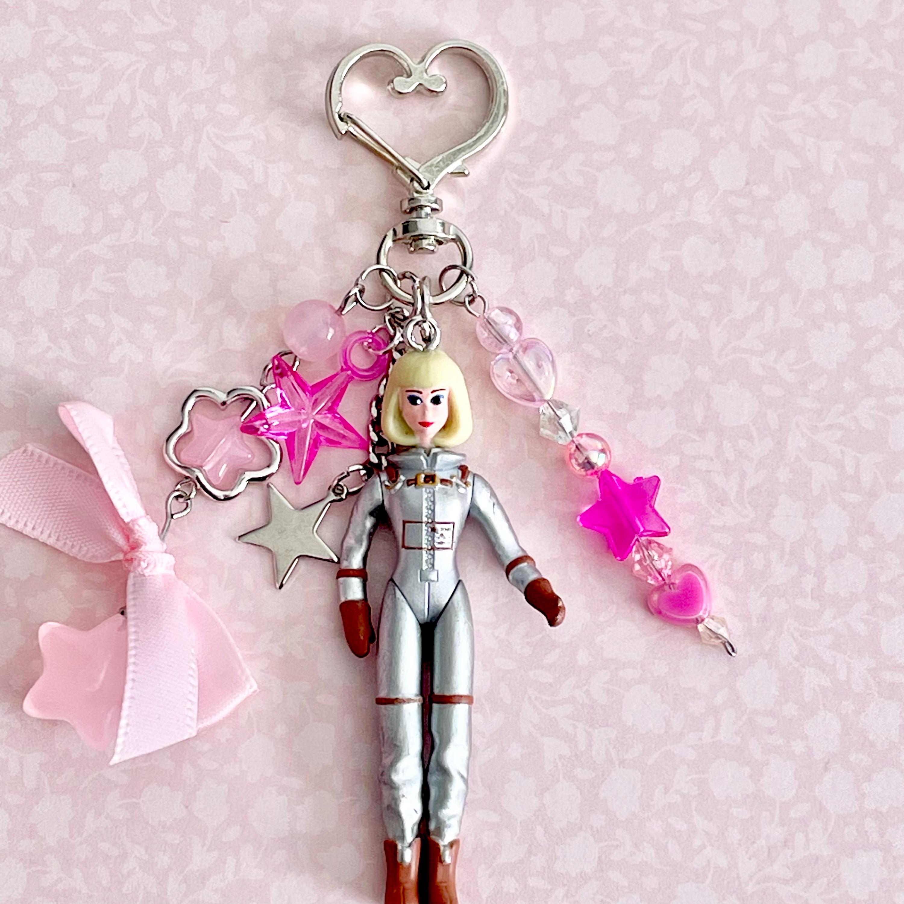 宇宙服Barbie人形 Amazon.co.jp: バービー(Barbie) 宇宙飛行士 1965 復刻版 MISS