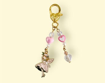 Handgjord nyckelring med pärlmotiv och blommor i älvstil – Bag Charm