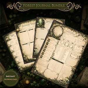 Könnte beinhalten: Ein Wald-Journal-Set mit Charakterbögen, Inventarlisten und Zauberbüchern. Jede Seite hat einen cremefarbenen Hintergrund mit dunkelgrünen, waldthematischen Rändern, die mit Illustrationen von Pilzen, Ranken und Laternen verziert sind.