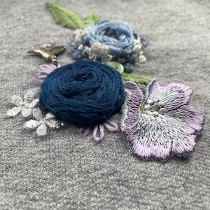 Hand Embroidered Floral Crewneck Sweatshirt, Womens sweatshirt, wildflower sweatshirt, floral sweatshirt
