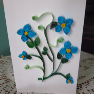Quilled Miosótis Floral e Verde Pensando em Você Dia dos Namorados Aniversário Cartão de Aniversário Feito à Mão Cartão de Arte em Papel