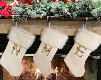 Gepersonaliseerde kerstsokken, aangepaste kousen voor de familievakantie, hondensok, glitterkerstdecor, vakantiedecor, initialen kous