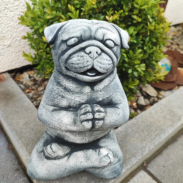 Steinfigur Yoga Mops Gartenfigur Steinguss