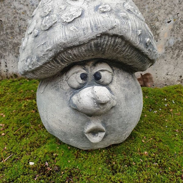 Steinfigur massiv Lustiger Pilz Gartenfigur