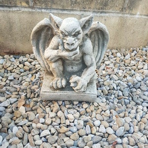 Steinfigur Gargoyle Mauerhocker Garten Figur Deko  Massiv Gartenfigur Dekofigur