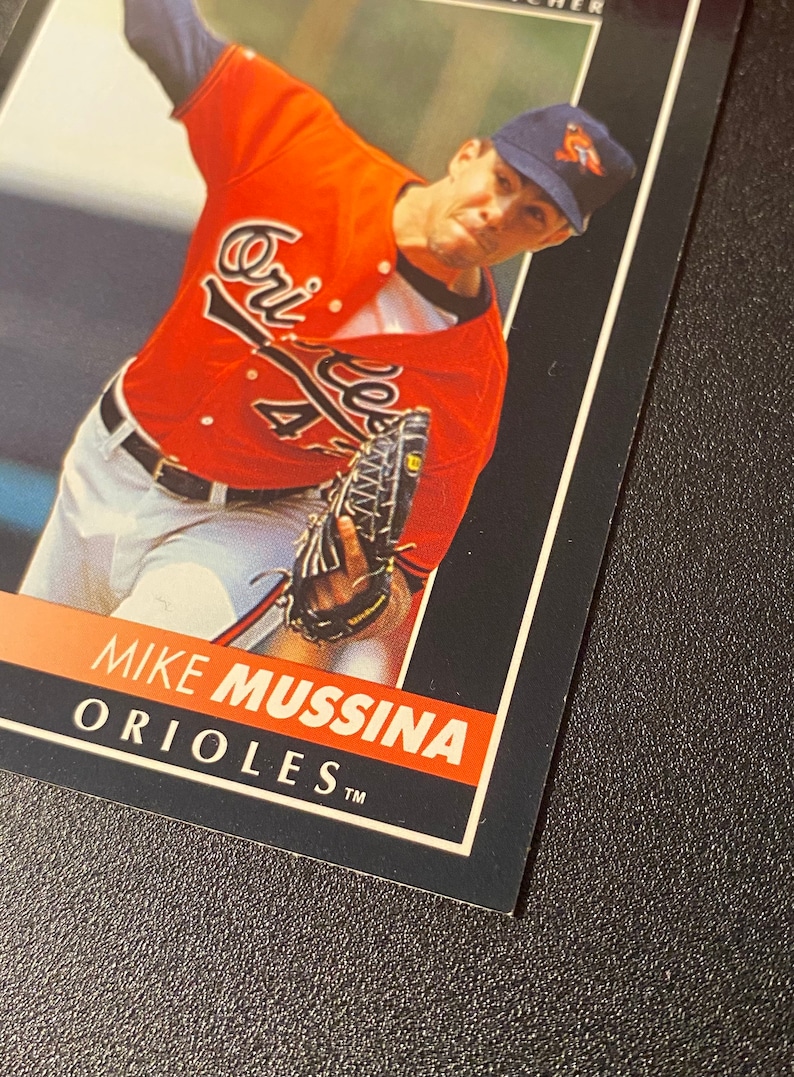 1992 - Authentic Collectible Baseball Trading Card Score - Pinnacle Mike Mussina #204
