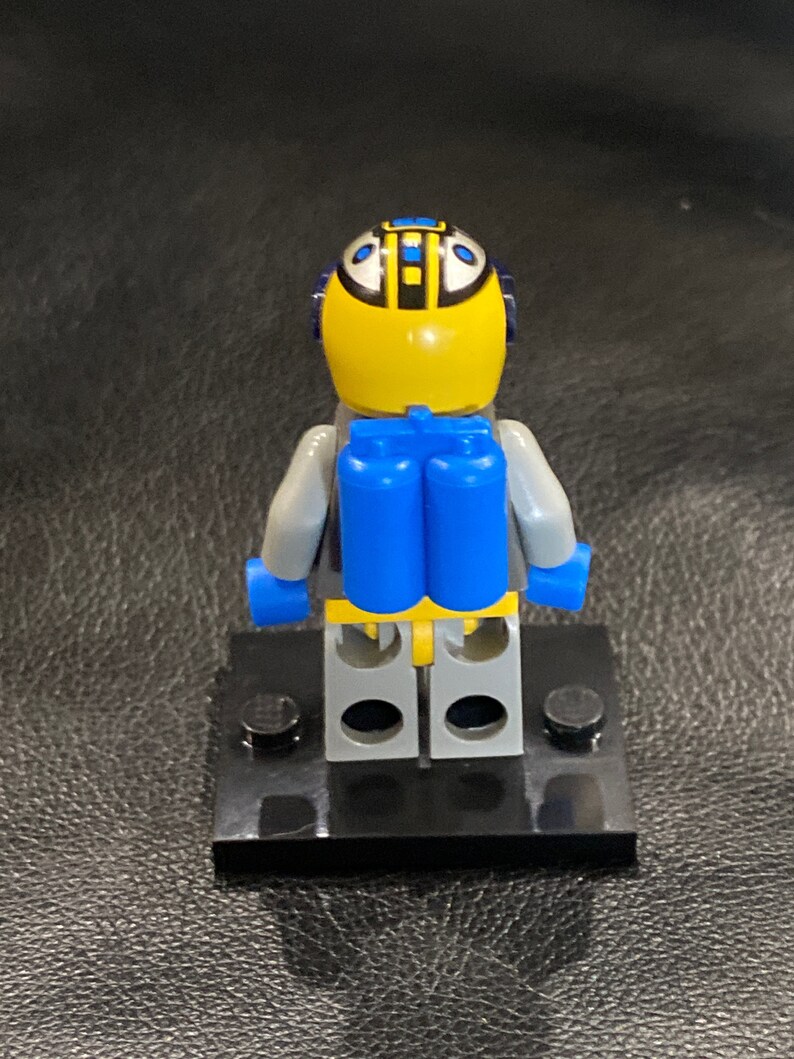 Sp049 LEGO® Unitron Chief Minifigure (sp049) - LEGO Space Minifigure ...