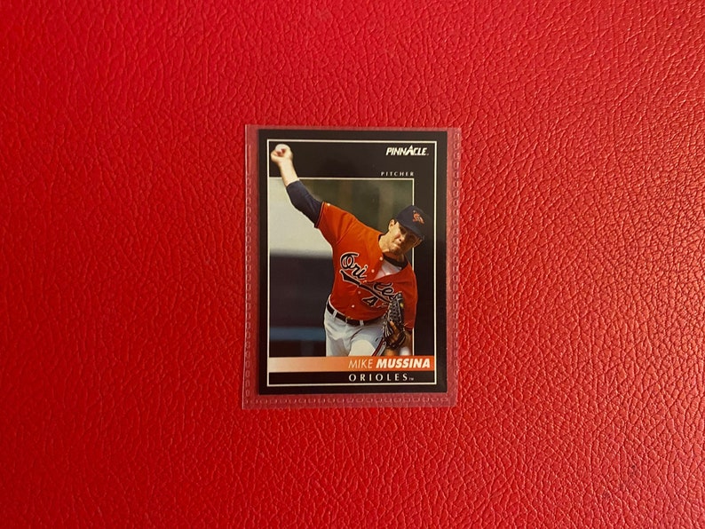 1992 - Authentic Collectible Baseball Trading Card Score - Pinnacle Mike Mussina #204