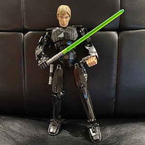 LEGO Luke Skywalker Buildable Figure (Set 75110) - Lego Star Wars Episode 4/5/6 - Authentic Near Complete Lego SW Set