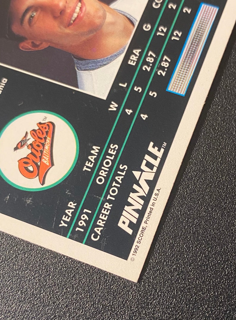 1992 - Authentic Collectible Baseball Trading Card Score - Pinnacle Mike Mussina #204
