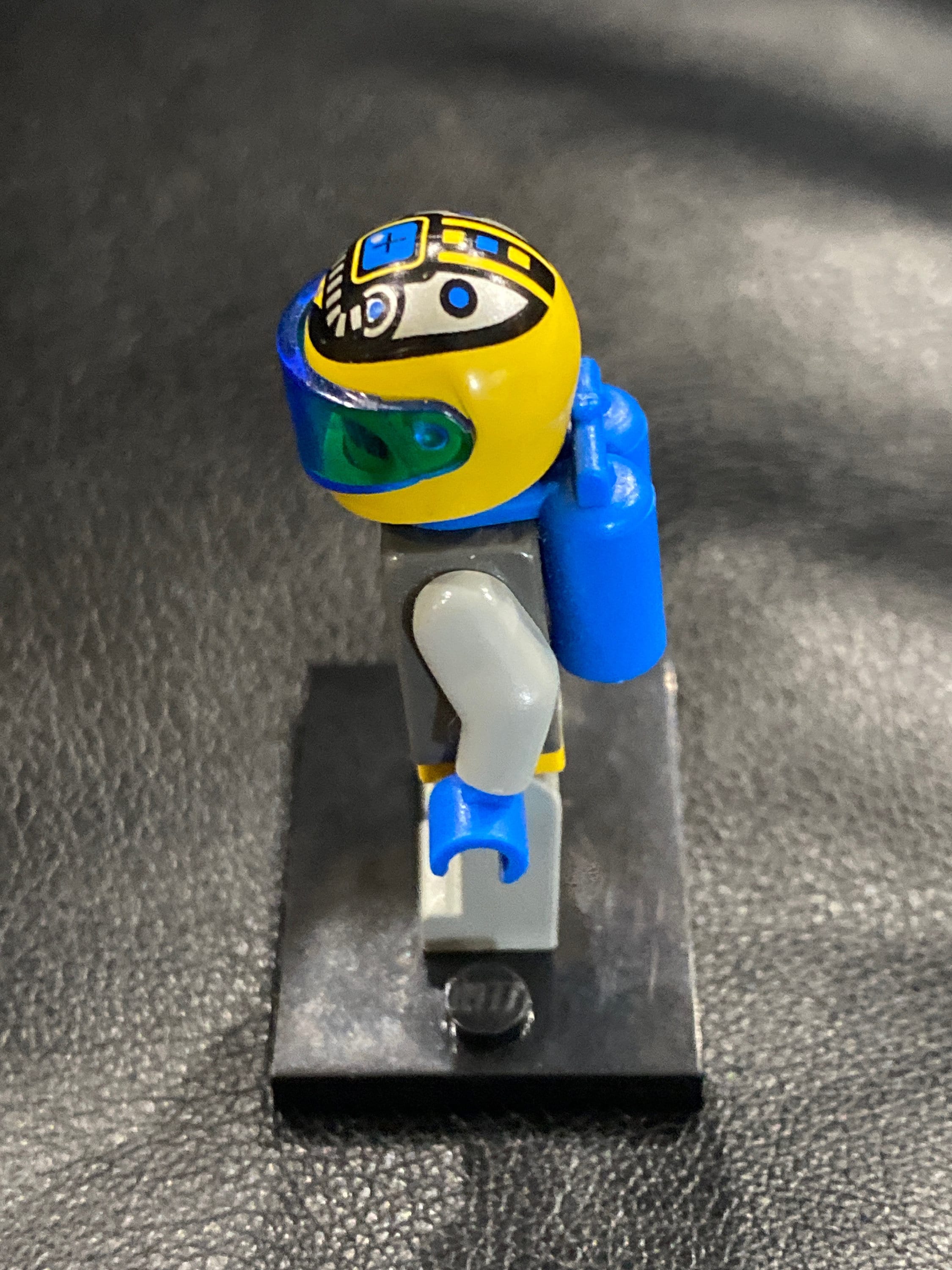 Sp049 LEGO® Unitron Chief Minifigure (sp049) - LEGO Space Minifigure ...
