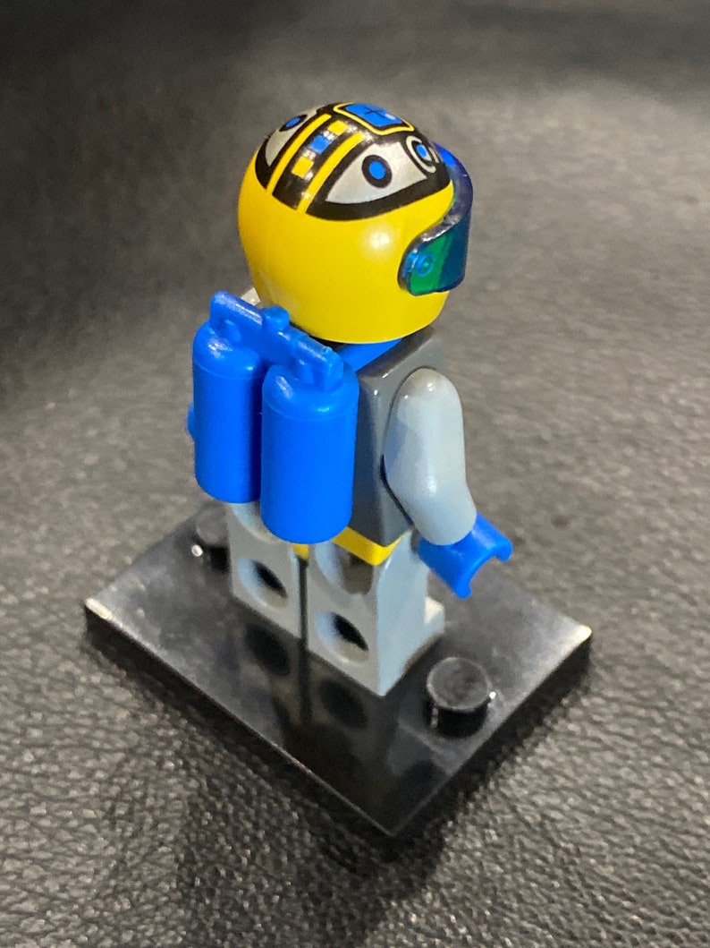 Sp049 LEGO® Unitron Chief Minifigure (sp049) - LEGO Space Minifigure ...