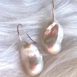 Snow White II 14K Gold Freshwater Baroque Pearl Minimalism Earrings