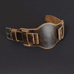 Correa de reloj de cuero desgastado estilo aviador hecha a mano