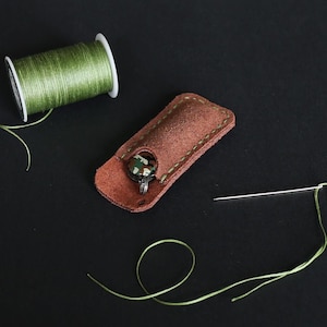 Fodero in pelle per coltellino tascabile / Fodero per coltello EDC / Custodia per coltelli in pelle marrone fatta a mano / Supporto di dimensioni personalizzate per piccoli coltelli pieghevoli
