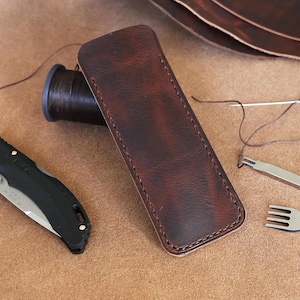 Etui de couteau en cuir fait main, protège-couteau EDC personnalisé, étui à couteaux de poche - pochette en cuir pleine fleur - porte-couteau - manche de couteau marron foncé