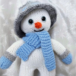 Frosty The Snowman Christmas Soft Toy Decoration PDF Knitting Pattern Chunky ( Bulky, 12 ply ) Height 33cm Quick East Home Decor LH028