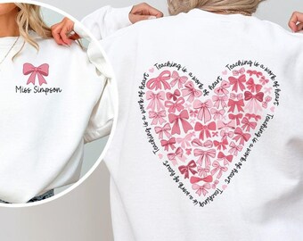 Personalisiertes Lehrer Valentinstag Sweatshirt: Kokette Bogen Herz Rundhalsausschnitt