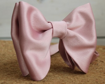 Papillon oversize in raso color rosa antico: pre-annodato a farfalla