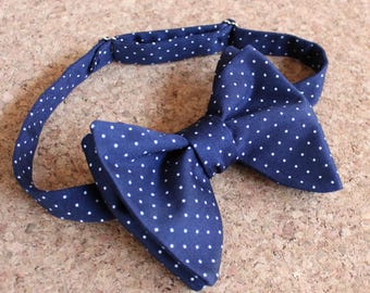 Papillon oversize in cotone a pois blu navy da annodare