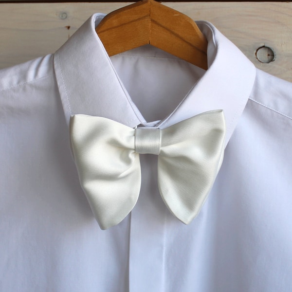 Ivory Oversized Butterfly Bow Tie / Tom Ford Style / Ivory Satin Big Bow Tie / Groomsmen Bow Ties / Wedding Bow Tie