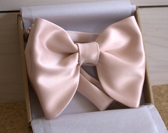 Papillon oversize rosa pallido: accessorio da uomo color cipria