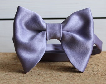 Papillon oversize in raso grigio viola: accessorio per lo sposo da matrimonio