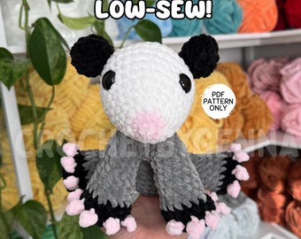 Opossum seduto all'uncinetto, modello all'uncinetto, animale di peluche, opossum amigurumi