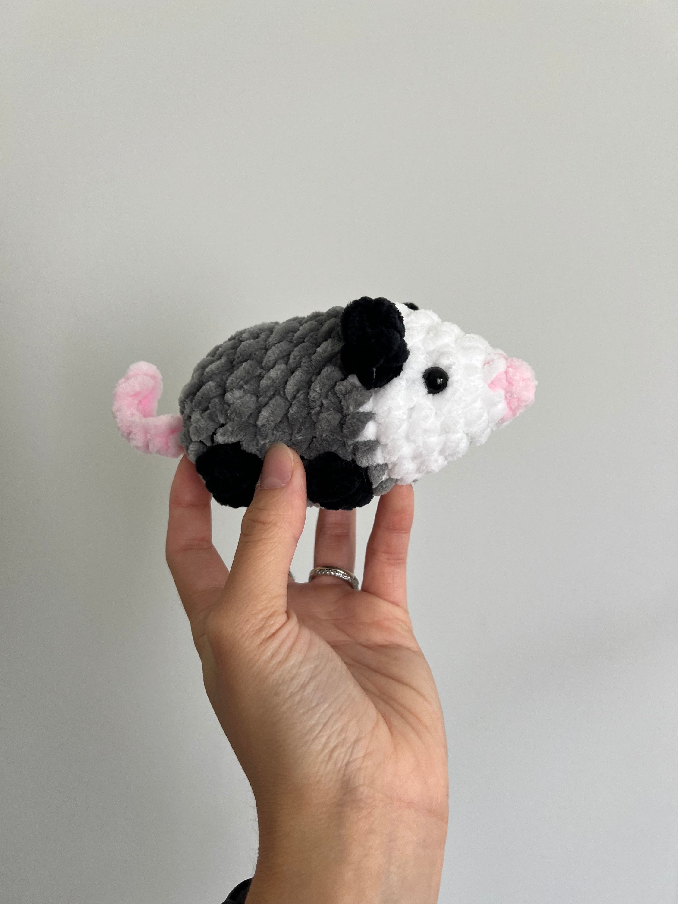 No Sew Opossum: Crochet pattern