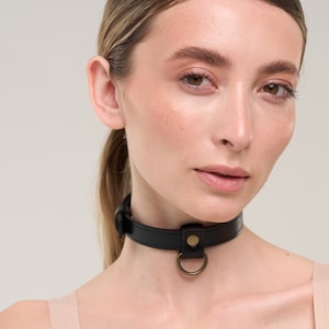 Handmade Black leather choker with D-ring (792 color variations nickelfree hardware ONE PRICE for all SIZES)