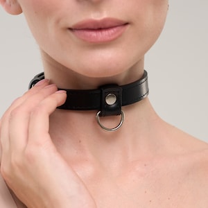 Handmade Black leather choker with D-ring (792 color variations nickelfree hardware ONE PRICE for all SIZES)