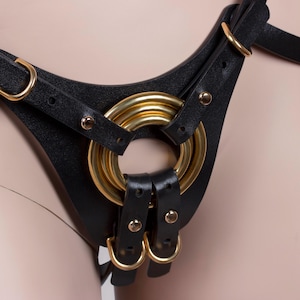 Black Leather strapon harness for pegging (396 color variations, 3 rings included, nickelfree plated hardware, custom sized, quick removal)